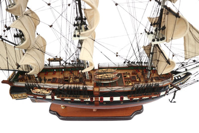 Ekskluzywny Wielki Model Żaglowca USS Constitution 100cm z Możliwością Personalizacji Grawerem