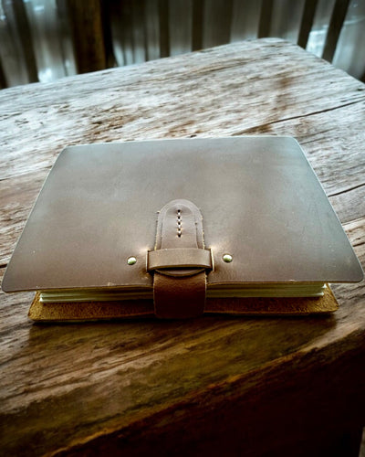 Notatnik Premium "RetroNotes" – Carnet elegant din piele veritabilă - 200 de pagini, 120g, carnet, caiet de schițe, culoare maro, personalizare cu gravură