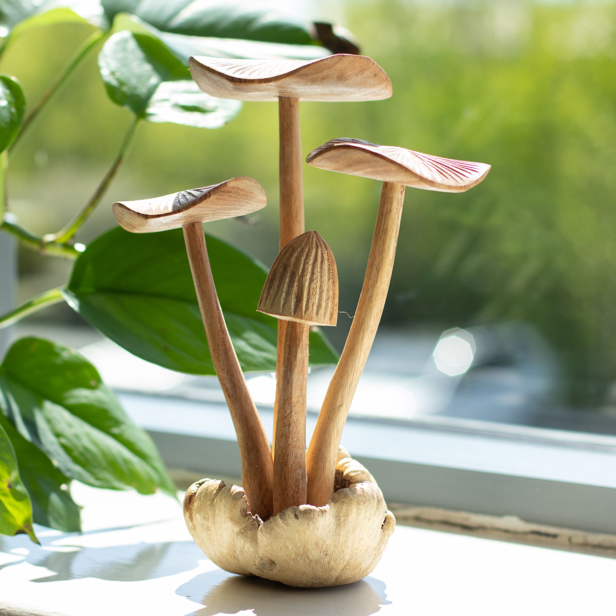 Ręcznie Rzeźbione Grzyby Leśne - Zestaw 4 Dużych Grzybów z Naturalnego Drewna, Idealne na Prezent - Wysokość 14 cm, Unikalny Styl Rustykalny, Doskonałe do Dekoracji Wnętrz