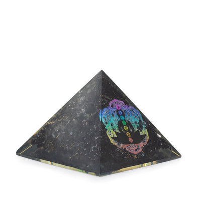 Malá orgonitová pyramida z černého turmalínu 5,5x4,5 cm s motivem Buddhy a čaker
