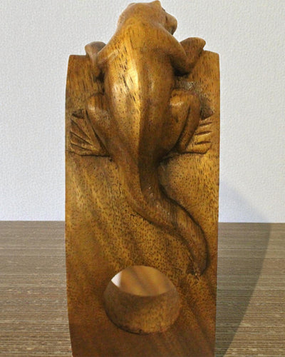 Gekon Balance – Suport artistic din lemn suar pentru echilibrarea sticlei de vin