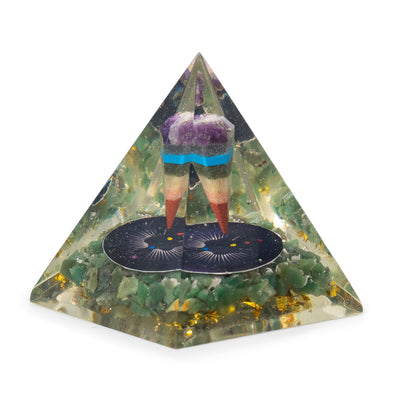 Med Organite Piramida z Pendulum i Zielonymi Chipsami Awenturynu 7x6 cm