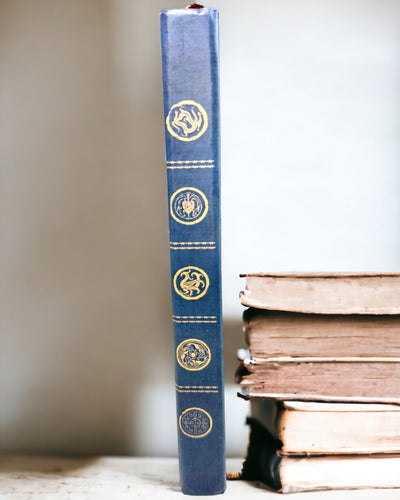 Klasický poznámkový blok v tvrdé vazbě s motivem pletací jehlice - Modrý. Možnost gravírování