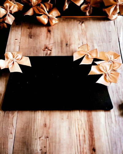 Ексклюзивна Чорна Металева Візитівка з Можливістю Персоналізації – Ідеальна для Подарунка