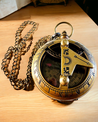 Kompas Navigační Cestovatele s gravírováním, personalizace – Ruční práce Indických Řemeslníků