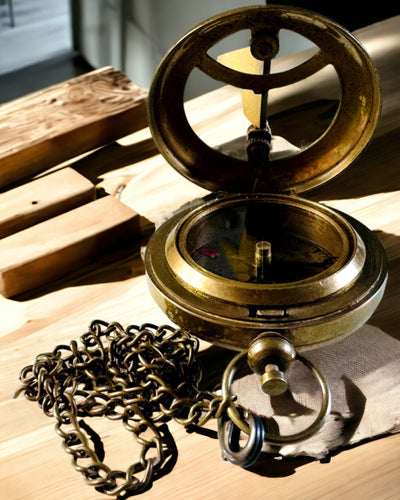 Kompas Navigační Cestovatele s gravírováním, personalizace – Ruční práce Indických Řemeslníků
