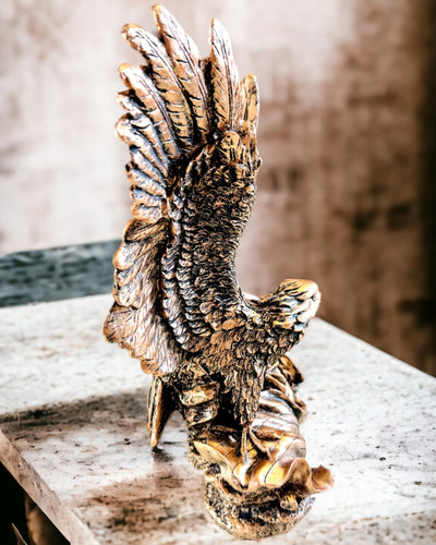 "Lord of the Winds" – Retro Eagle Statue in Vintage Style with Engraving Option