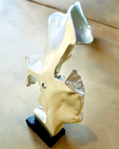 Фігурка "Елегантність у Камені" колір срібний - Декоративна з Опцією Гравірування, 2 розміри на вибір