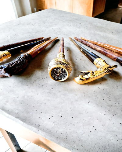 Kompasso Brown - Laska na procházky - Dřevěná Ručně Vyřezávaná - Exkluzivní Edice s Možností Gravírování