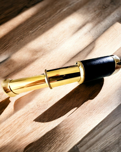 Traveler's Paradise Magnifying Glass – Handicraft - personalization with engraving