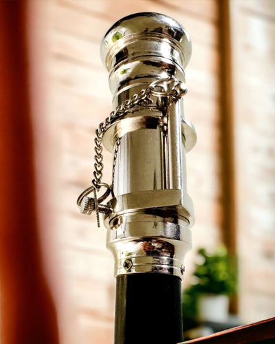 ТРОСТИНА ДЛЯ ХОДЬБИ З РУЧКОЮ З ФУНКЦІЄЮ ПІДЗОРНОЇ ТРУБИ – ЕЛЕГАНТНА І МОДНА, 95 СМ - капітанський "Navigator's Crest"