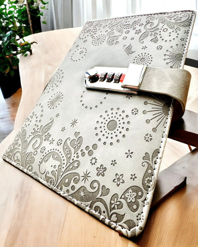 Exkluzivní zápisník, PU kůže, A5 s číselným zámkem - "Secret Journal", personalizace gravírováním