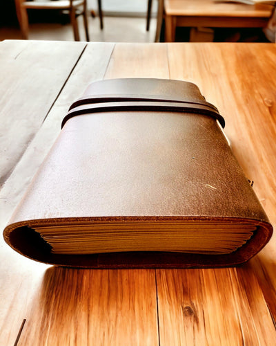 Notatnik Premium "RetroNotes" – Carnet elegant din piele veritabilă - 200 de pagini, 120g, carnet, caiet de schițe, culoare maro, personalizare cu gravură