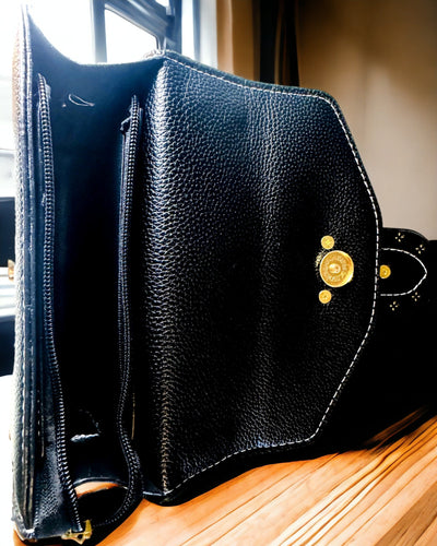 Geantă de Umăr Pătrată la Modă cu Accent de Leu - culoare neagră