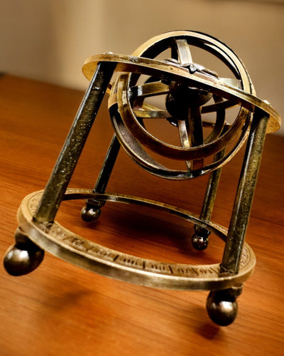 Astronomické hodiny „Kosmická harmonie“ - možnost personalizace gravírováním