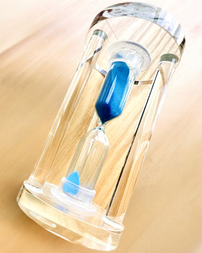 Přesýpací hodiny „Blue Elegance”, 10 cm vysoké, odměřují 10 minut času