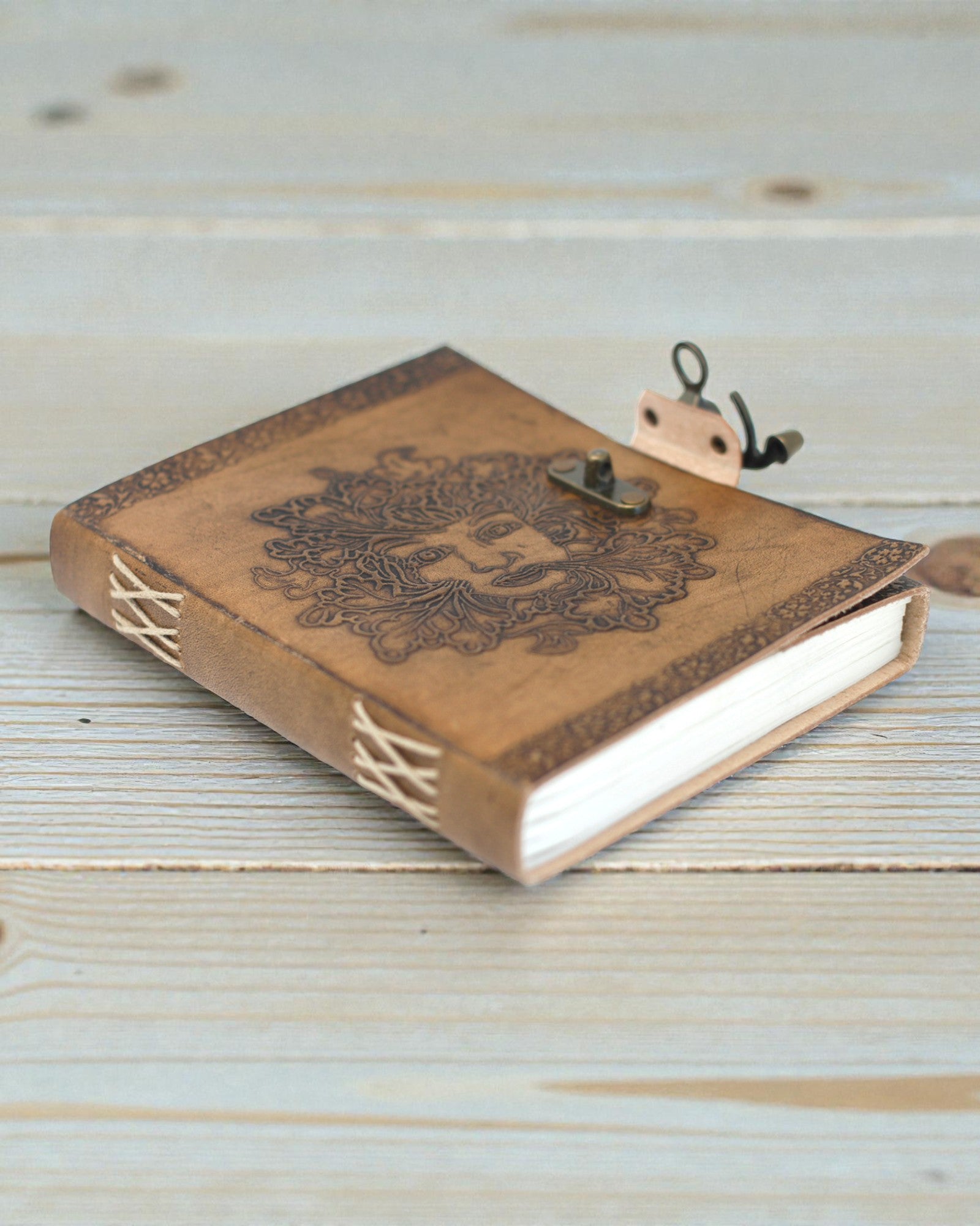 Sylva Spirit – Kožený zápisník Greenman s kovovou sponou