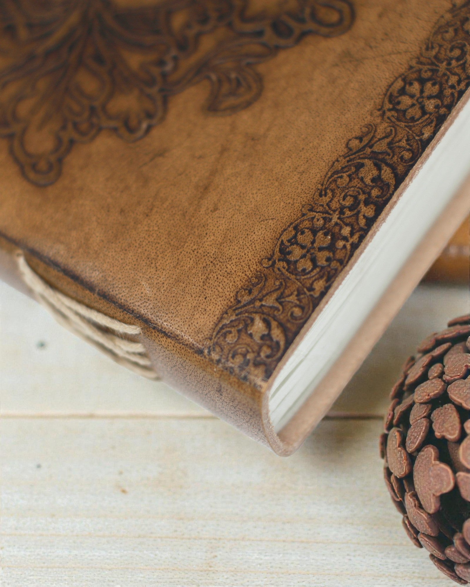 Sylva Spirit – Kožený zápisník Greenman s kovovou sponou