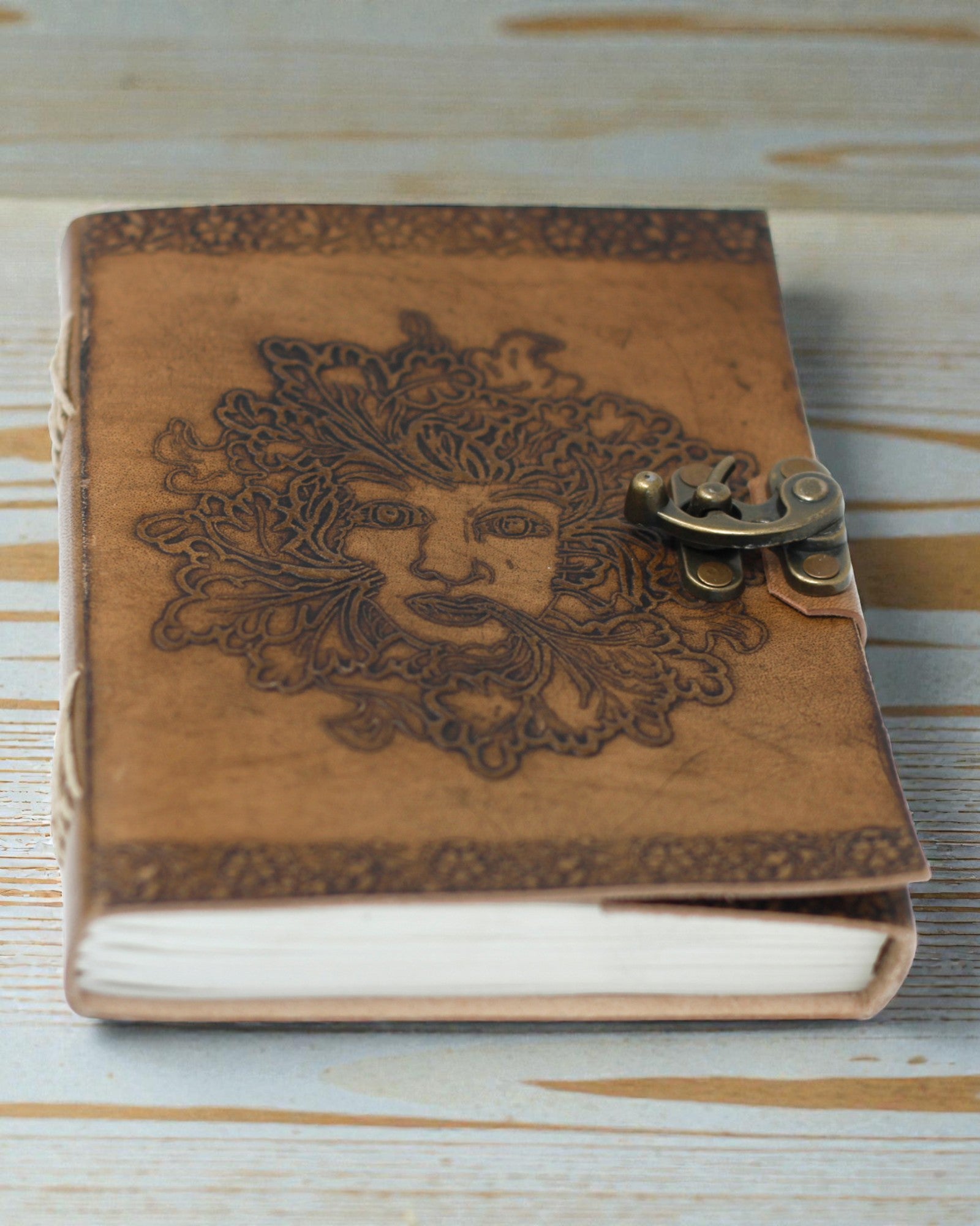 Sylva Spirit – Kožený zápisník Greenman s kovovou sponou