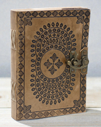 Mandala Harmonia – Skórzany Notatnik z Tłoczoną Mandalą