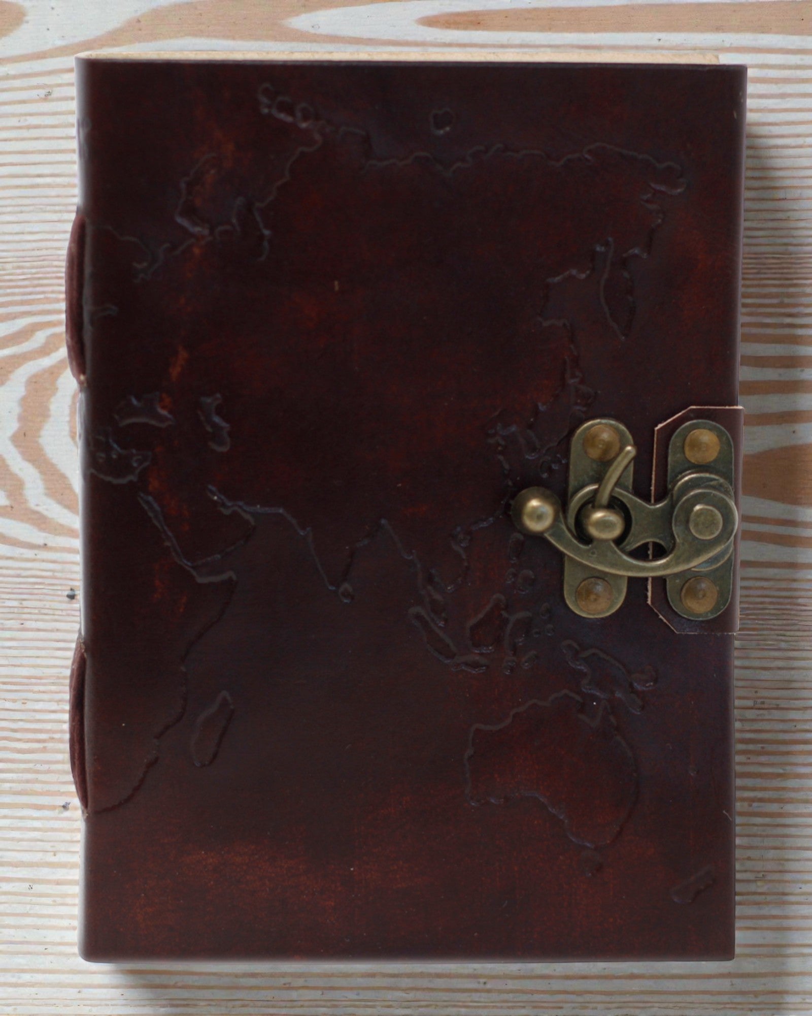 Шкіряний записник «Карта світу» з прошивкою (18x13 cm)