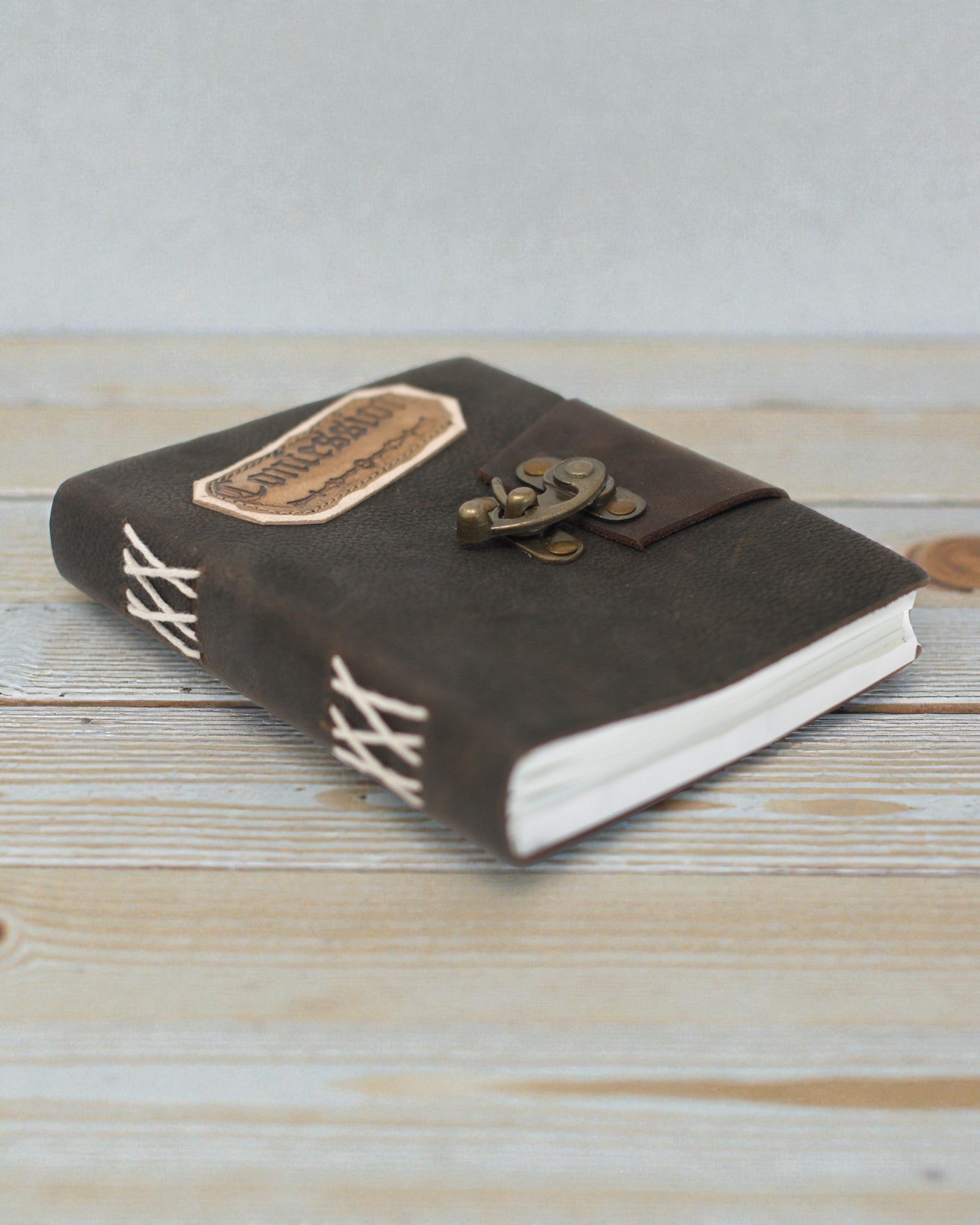 Шкіряний записник «Чорні зізнання» із замком (18x13 cm)