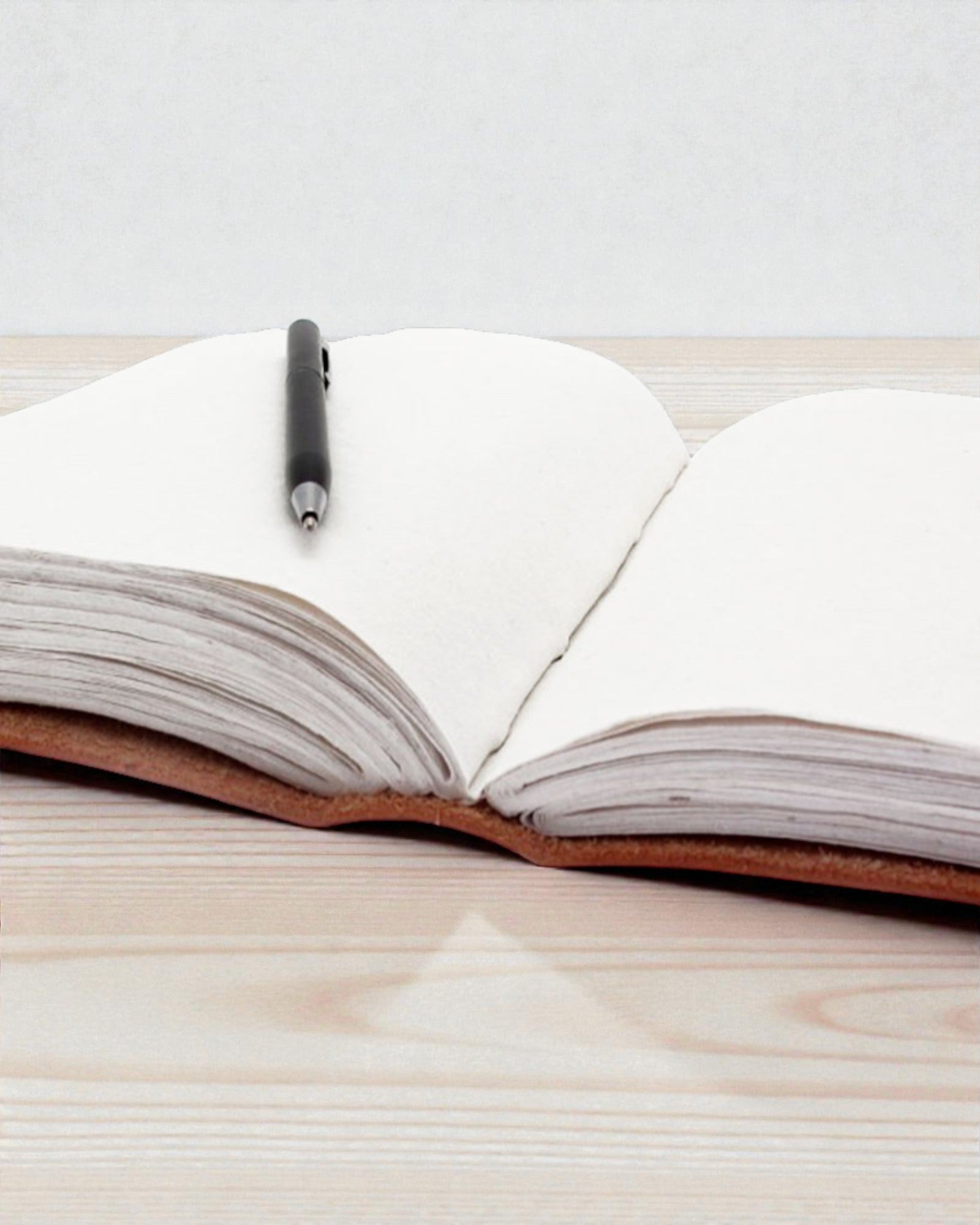 Kožený zápisník 7 čaker – velký formát (25 x 33 cm) – 200 stran