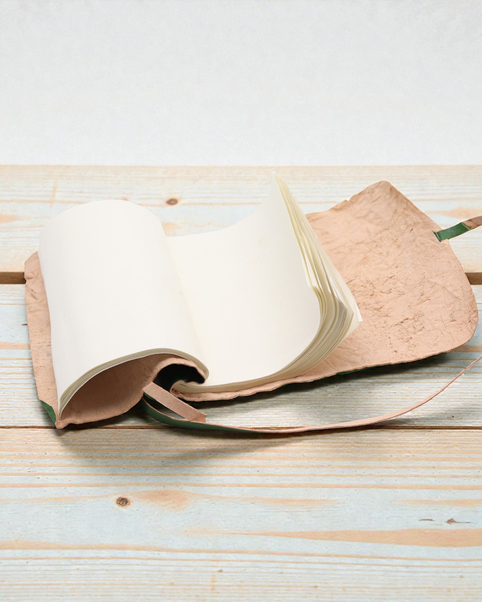 Roll-Up Leather Traveler’s Notebook Nomad Green – 21 × 15 cm