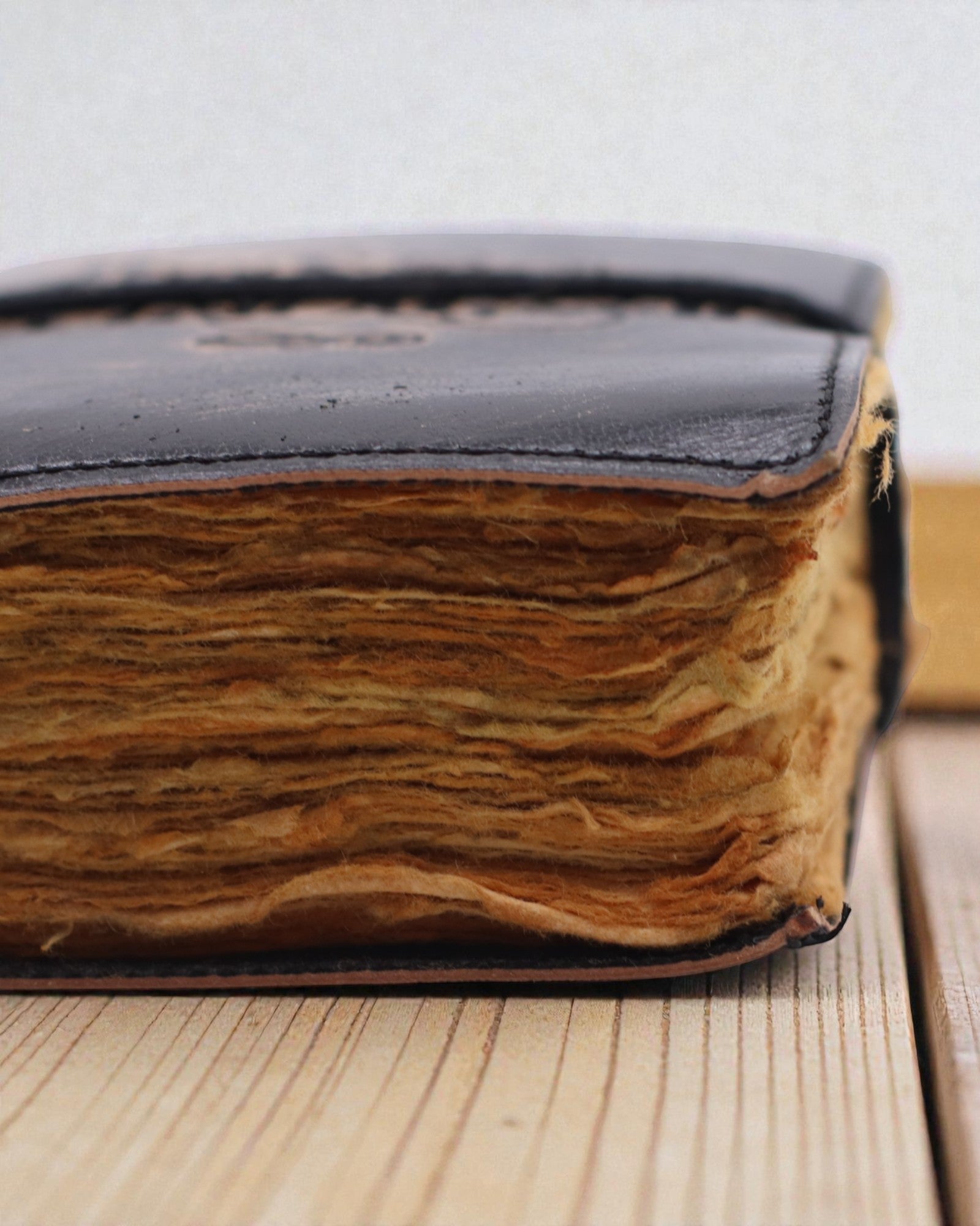 Товсті шкіряні нотатники з рваним краєм (12,7x8,9 cm) - Історії, які я розповідаю собі