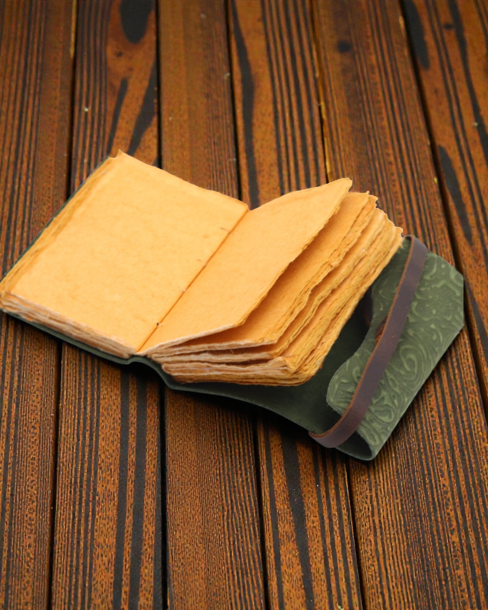 Green Maze Vintage – kožený zápisník s uměle zestárlými listy 12,7 × 8,9 cm