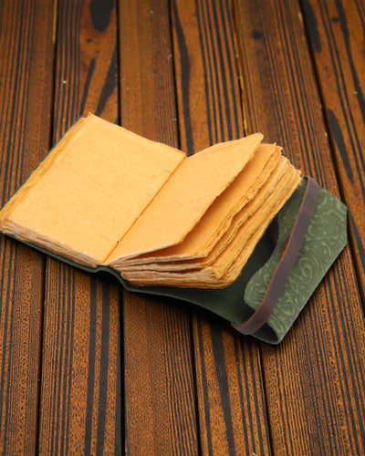 Green Maze Vintage – kožený zápisník s uměle zestárlými listy 12,7 × 8,9 cm