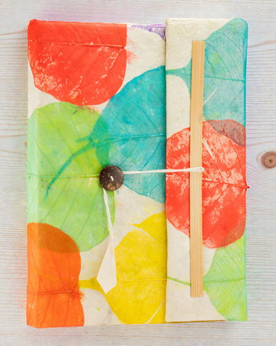 Великий нотатник Lokta Кольорове листя – Nature Colours (45 аркушів, 21 x 15 см)