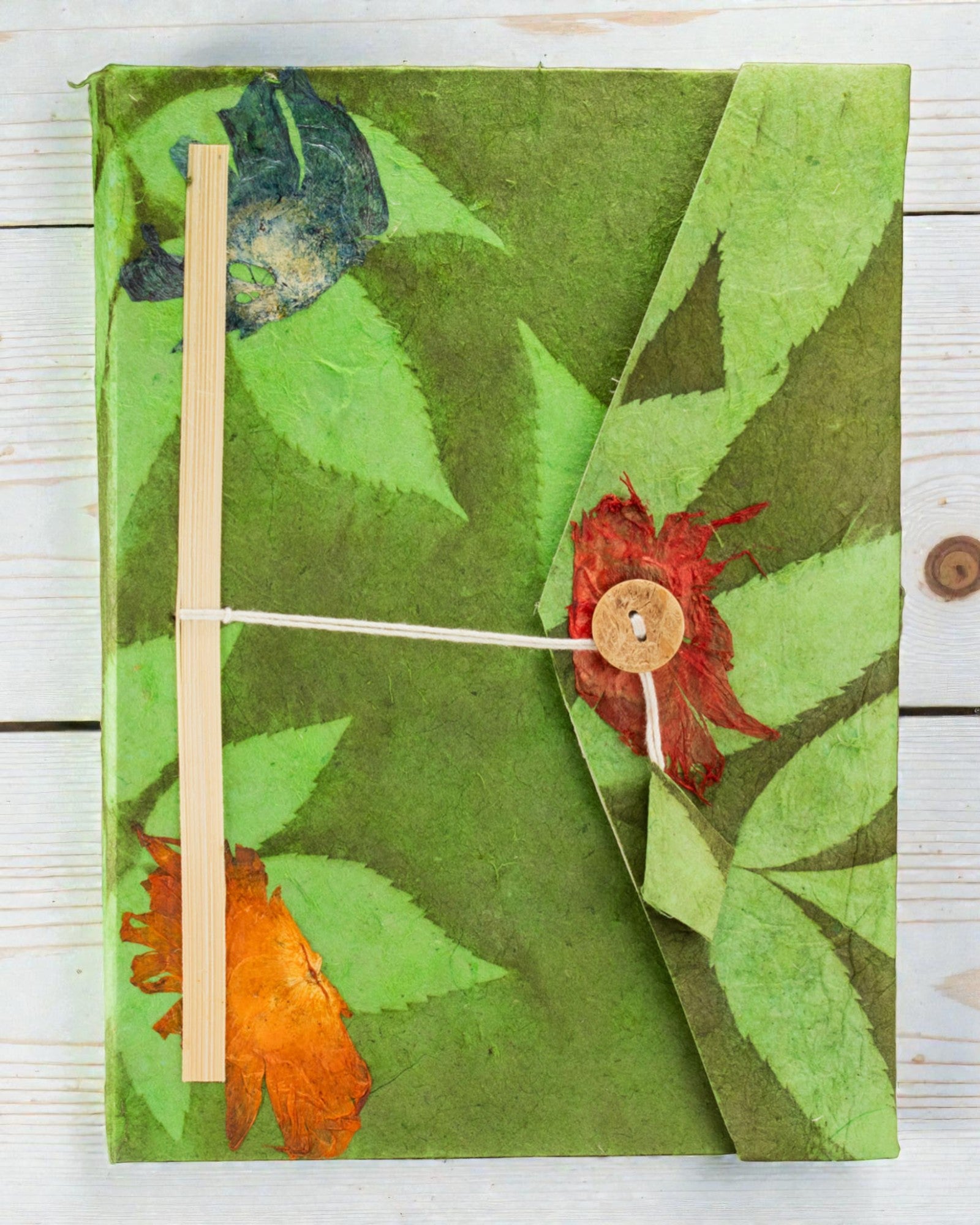 Velký loktový zápisník Odvážné květy – lesní zeleň (45 listů, 21 × 15 cm)