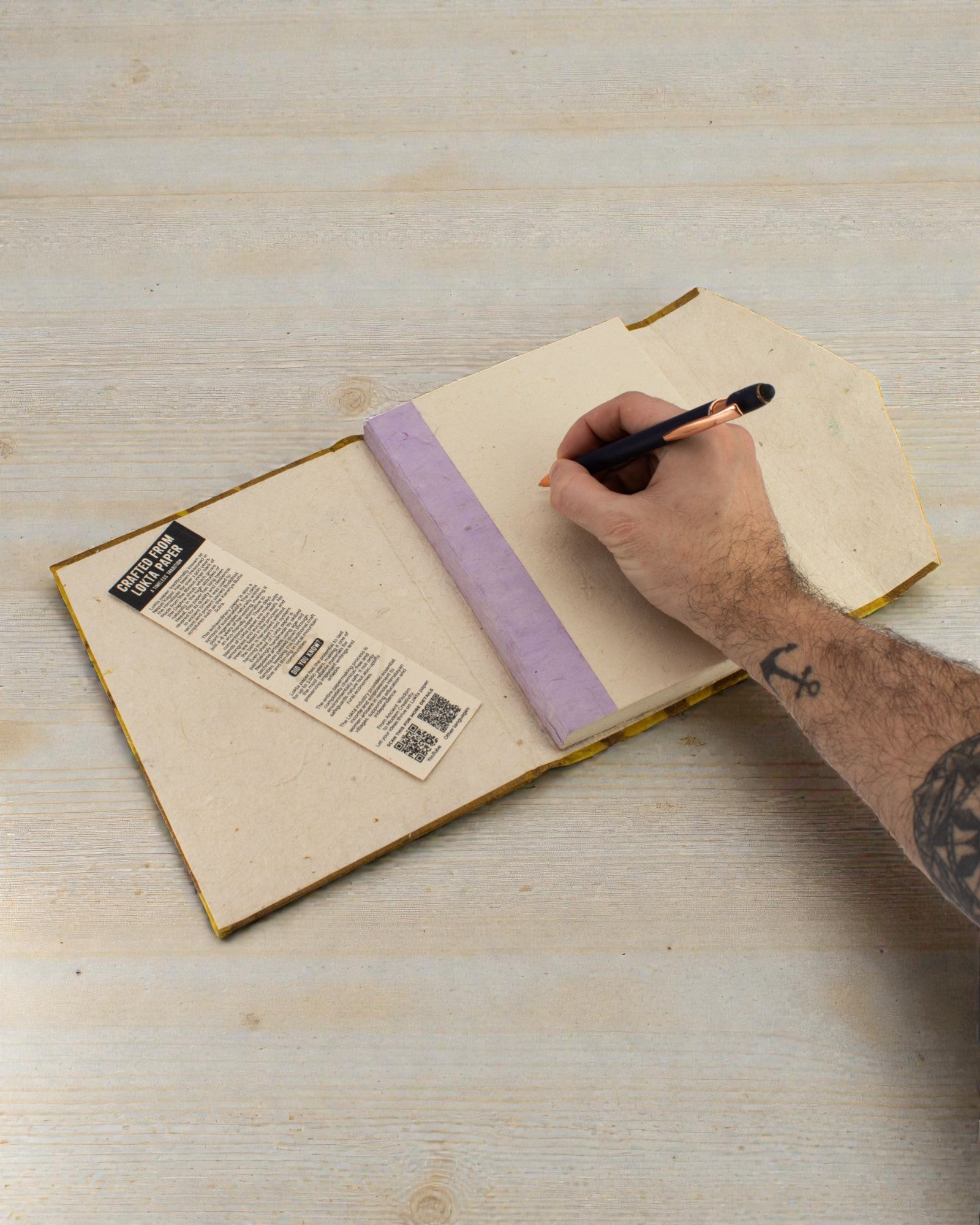 Lokta Bold Квітковий зошит для нотаток – Великий (21x15cm) – 45 аркушів – Містить закладку для нотаток – Оливковий