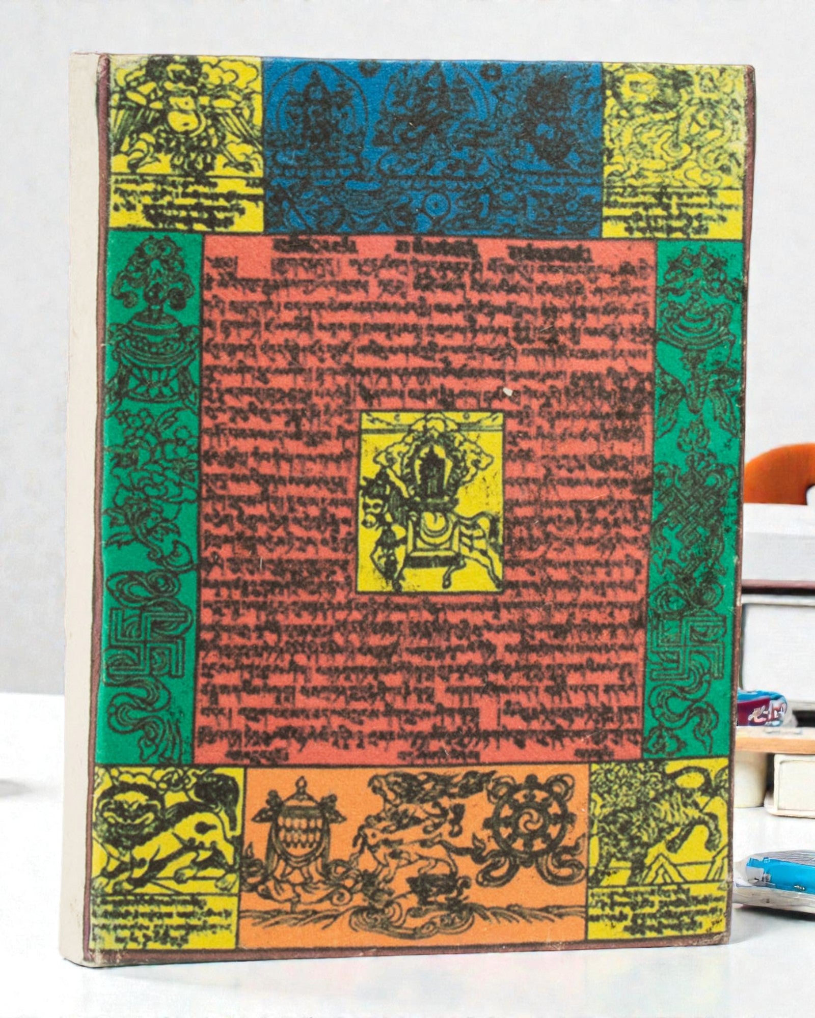 Caiet de note tradițional Lokta cu steaguri de rugăciune – Mărime medie (15x12cm) – 45 foi – Natural