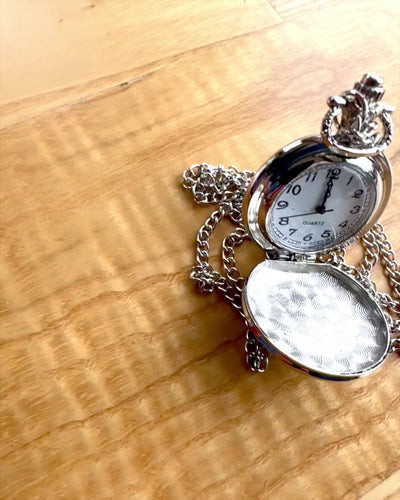 "Starry Cat" Pocket Watch with Engraving Option, 2 Color Variants Available
