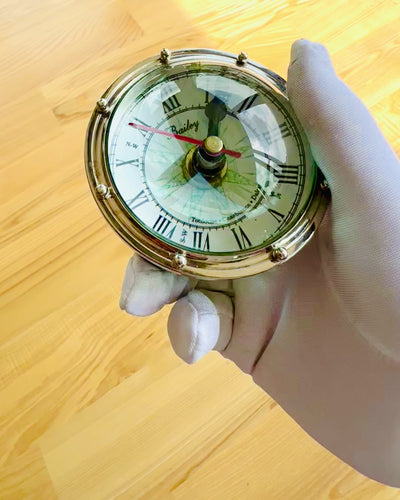 Bailey Compass Clock - Ceas Elegant cu Motiv de Busolă cu Posibilitate de Gravare