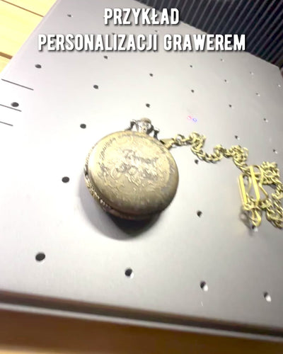 Classic Quartz Pocket Watch with World Map – Vintage Style Pendant with Chain for Her and Him, Engraving