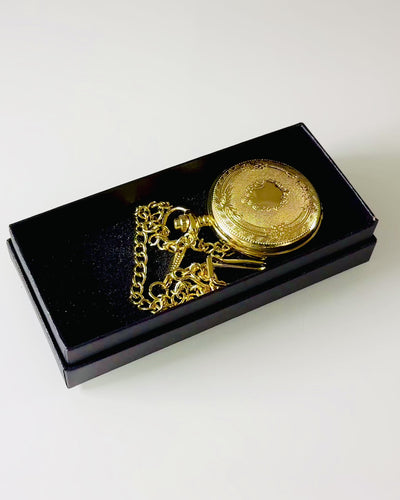 Kapesní hodinky ve zlaté barvě ve vintage stylu s rytinami – elegantní pánský doplněk, ideální dárek