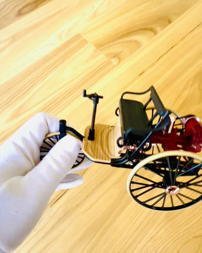 Retro tříkolka Benz Patent-Motorwagen - sběratelský model, personalizace gravírováním jako dárek