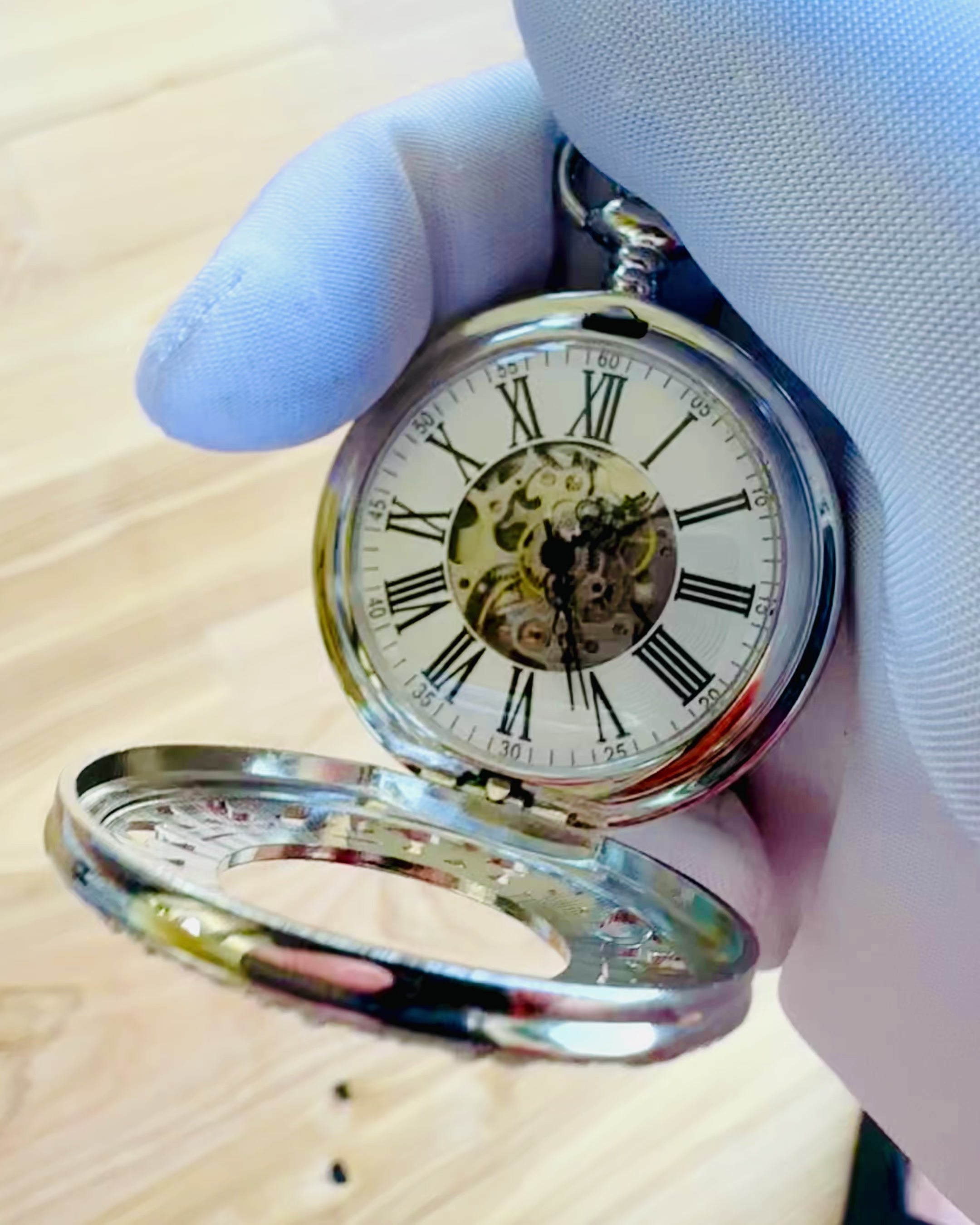 Ceas de buzunar argintiu "Vintage Elegance" cu posibilitatea de personalizare prin gravură