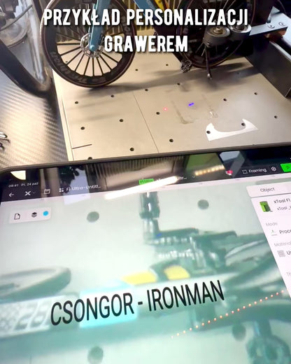 Model miniatural de bicicletă de triatlon „SpeedStorm 1.2” personalizare cu gravură pentru cadou