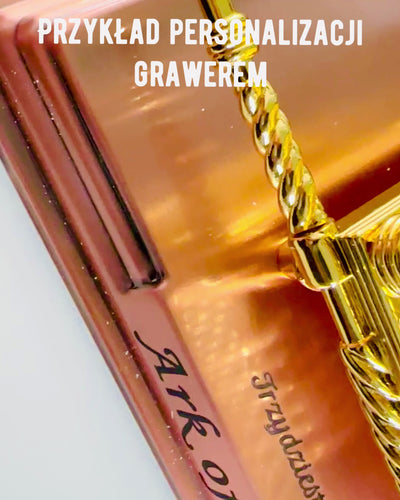 Pozlacená replika Archy úmluvy, dekorativní figurka Archa s měděným stojanem, inspirace Jeruzalém, 18x10x12 cm