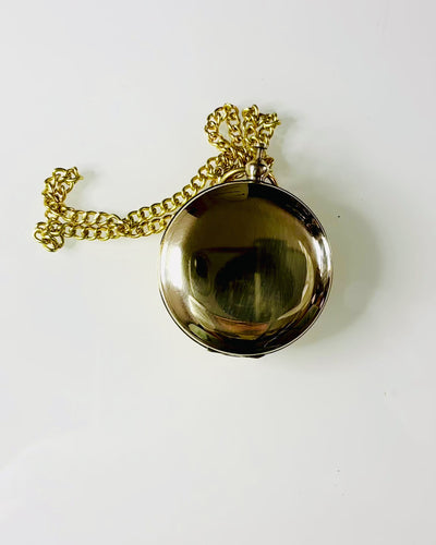 Złotego koloru Kompas Przygoda – Elegancki Nawigator Odkryć