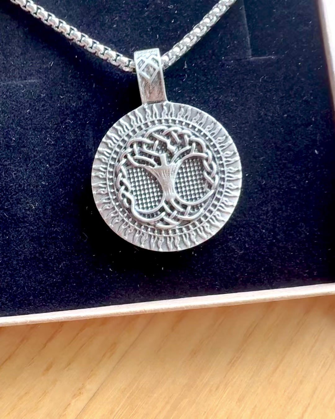 Amuletul Arborele Vieții cu Posibilitate de Gravare - colierul „Vitalitatea Naturii”, personalizare