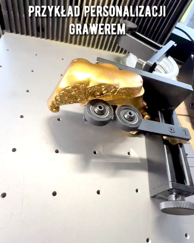 Фігурка "Вічна Любов" золотого кольору - 11 см, Мала Декоративна Фігурка з Опцією Гравіювання