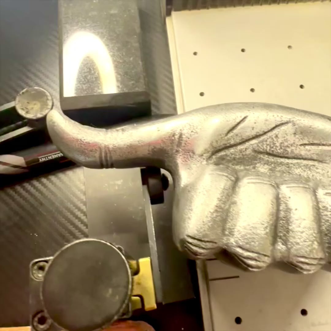 Figurka dekoracyjna kciuk „OK” z aluminium 20 cm z możliwością personalizacji grawerem