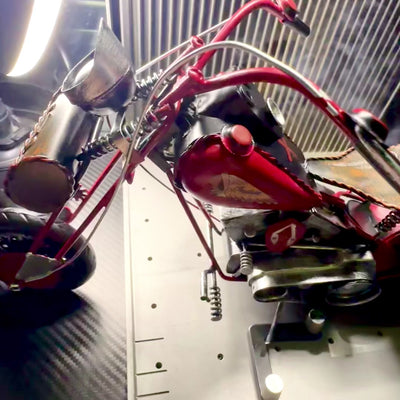Duży Metalowy Model Klasyczny Motocykl Chopper w Kolorze Czerwonym z Możliwością Personalizacji Grawerem