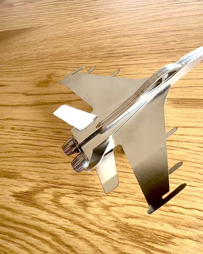 Model Metalic de Avion de Vânătoare „SkyRaptor” – oțel inoxidabil, gravură personalizată pentru cadou