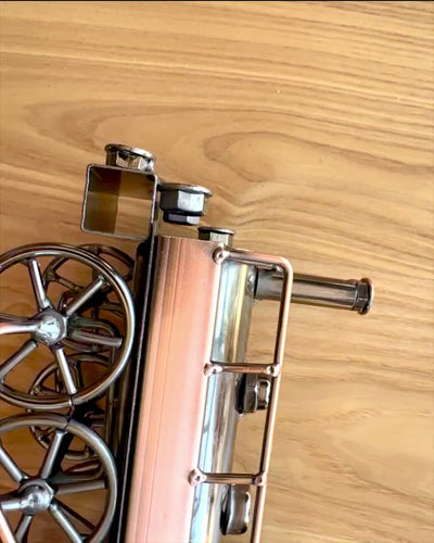 Lokomotiva ze železa „Retro Express“ – dekorace, model, ručně vyrobená s možností gravírování jako dárek